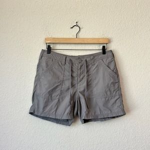 THE NORTH FACE Outdoor Utility Shorts w Drawstring / Stow Pocket in Gray